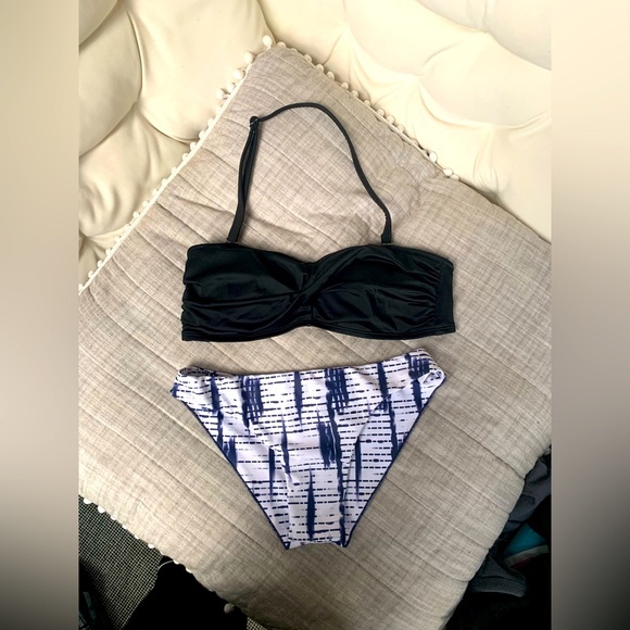 Bikini - Black Halter Top & White/ Navy Bottoms - Picture 1 of 11